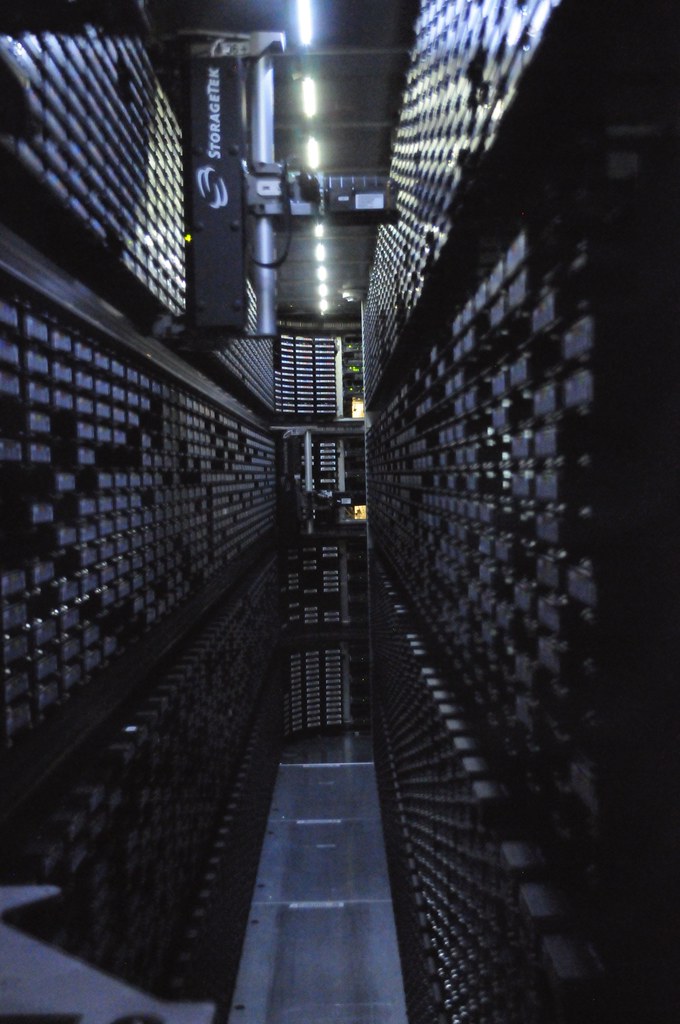 Robotic automation inside a large-scale tape library facility (CC0)